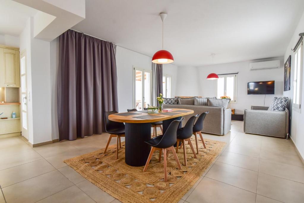 Living & Dining Area